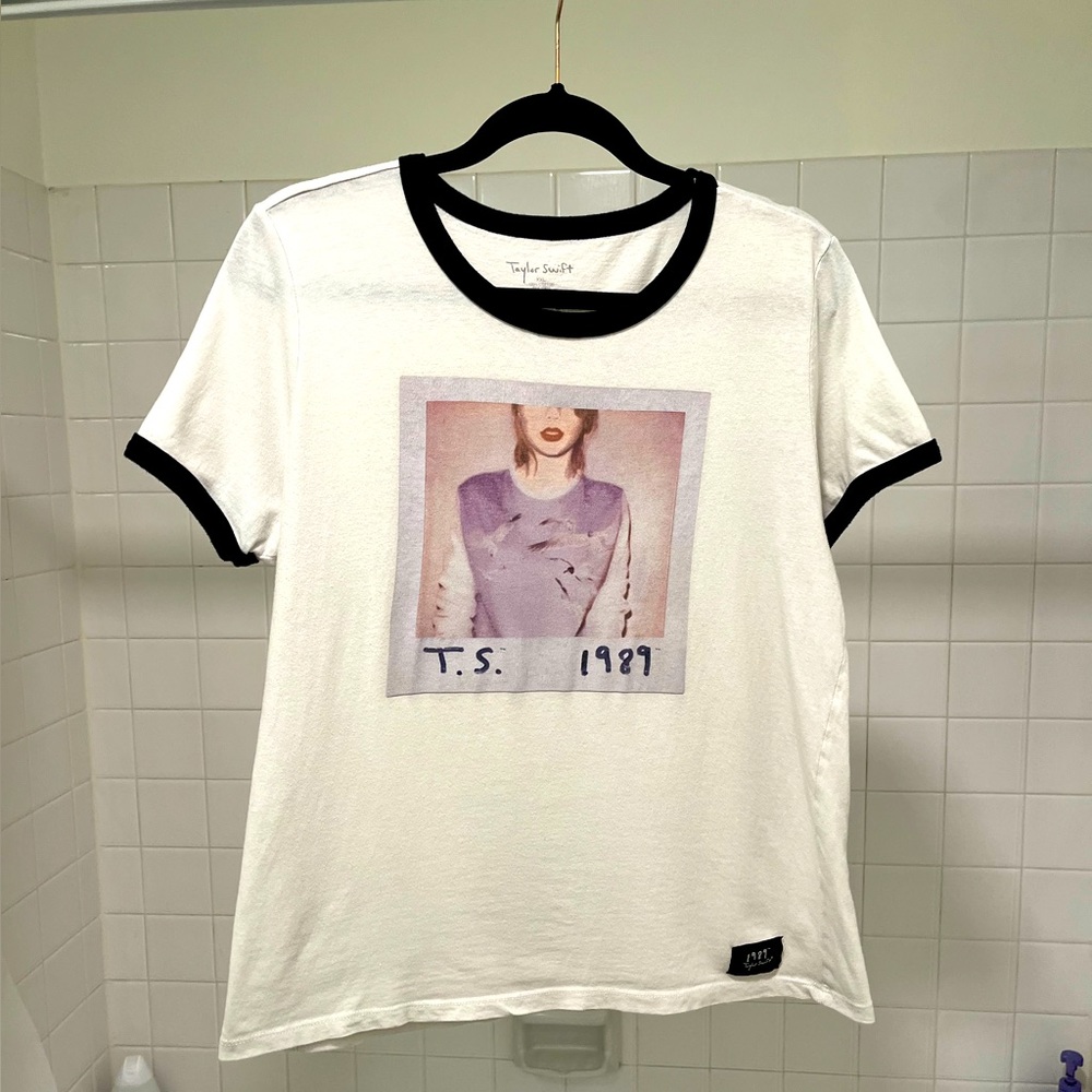 1989 Taylor Swift album cover ringer T-shirt XXL (runs small)